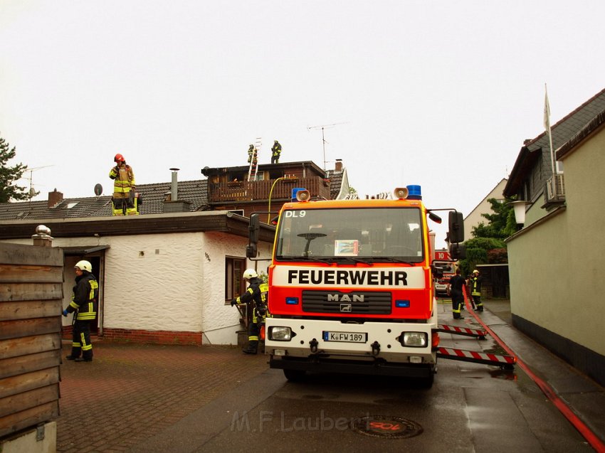 Feuer 2 Koeln Duennwald Odenthalerstr P126.JPG